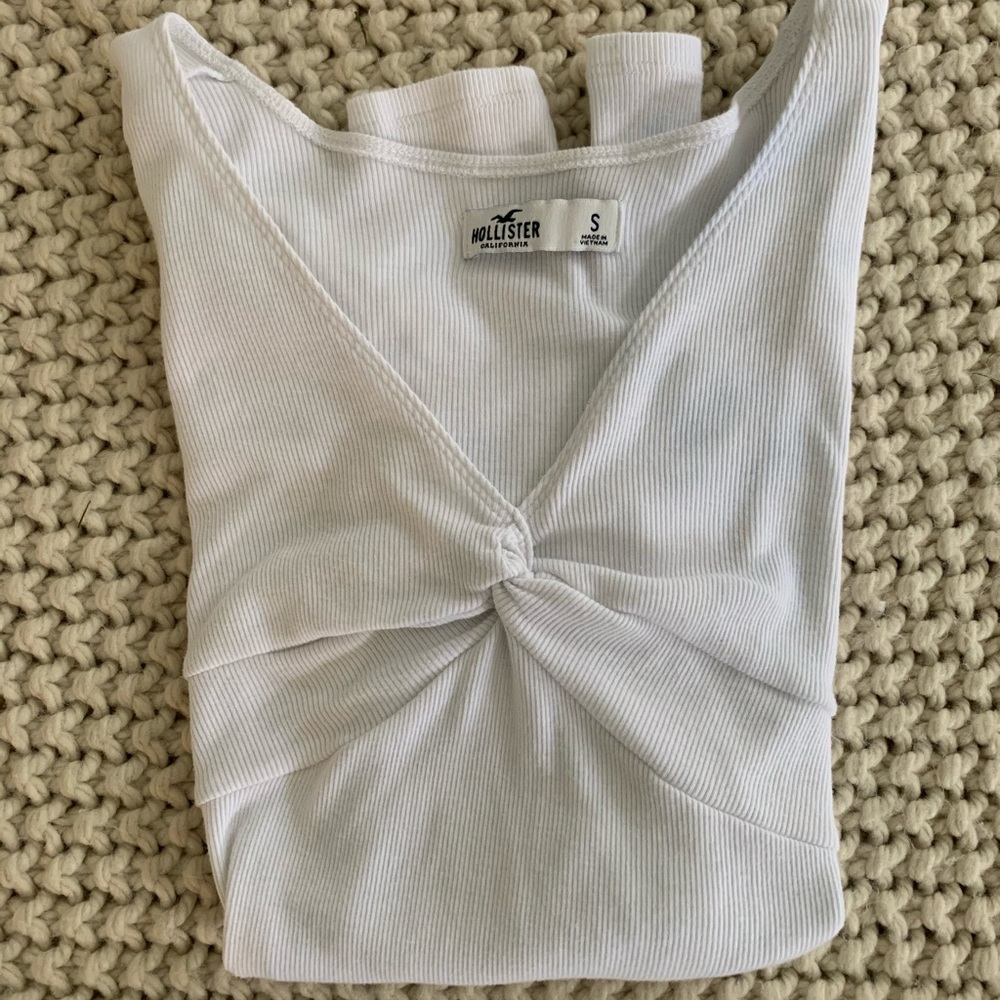 Hollister V-neck shirt